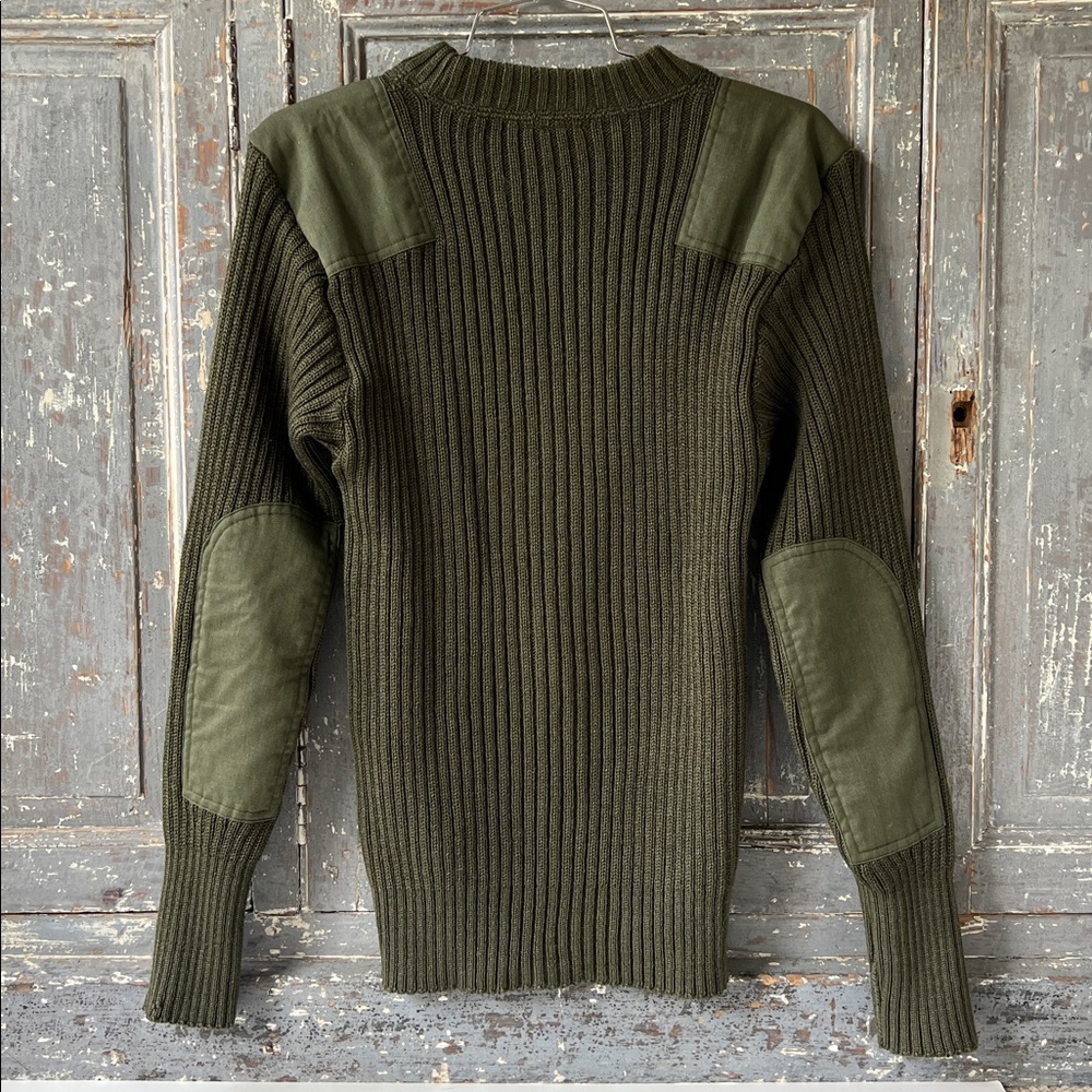 Men's VINTAGE Army Surplus Olive Green Wool Crewneck Sweater with Arm Patches - Picture 3 of 4